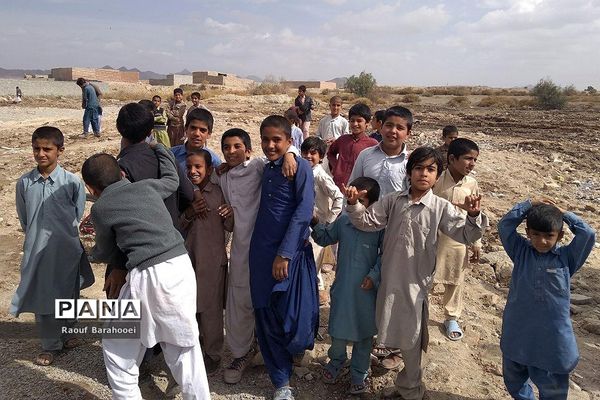 کلنگ زنی مدرسه 12 کلاسه شهدای ایران خودرو  در منطقه لار ناحیه یک زاهدان