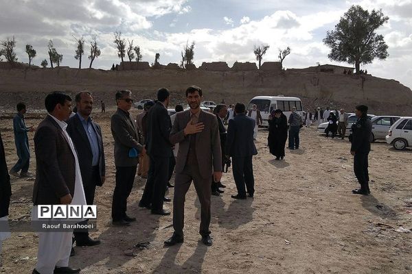 کلنگ زنی مدرسه 12 کلاسه شهدای ایران خودرو  در منطقه لار ناحیه یک زاهدان