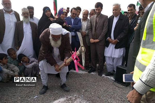 کلنگ زنی مدرسه 12 کلاسه شهدای ایران خودرو  در منطقه لار ناحیه یک زاهدان