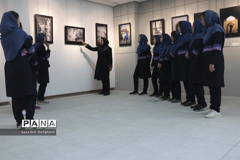 بازدید از نمایشگاه عکس در شیراز