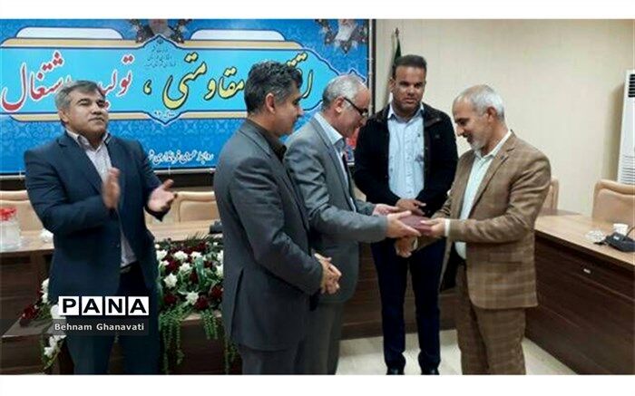 از پیشکسوت ورزش همگانی در شهرستان امیدیه تجلیل بعمل آمد