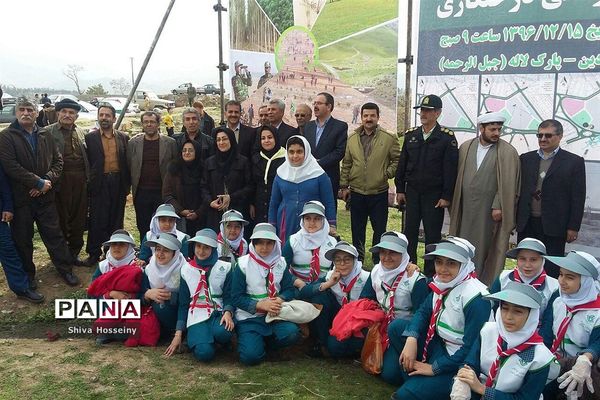 مراسم روز درختکاری با حضور دانش آموزان پیشتاز در مدارس استان کردستان