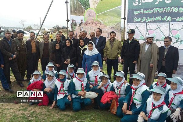مراسم روز درختکاری با حضور دانش آموزان پیشتاز در مدارس استان کردستان