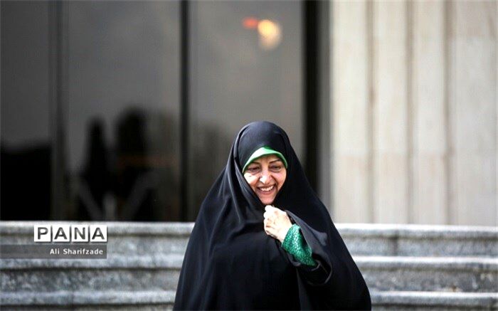 ابتکار: 30 درصد از پست‌های مدیریتی باید تا پایان دولت دوازدهم در اختیار بانوان قرار گیرد