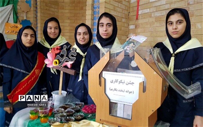در آستانه سال نو زنگ نیکوکاری در مدارس دماوند نواخته شد