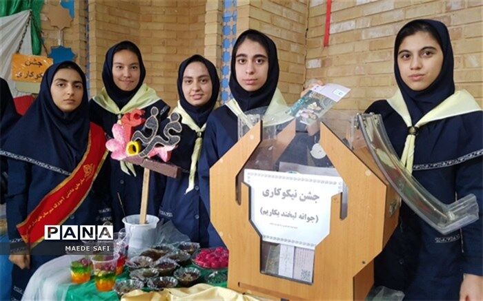 در آستانه سال نو زنگ نیکوکاری در مدارس دماوند نواخته شد