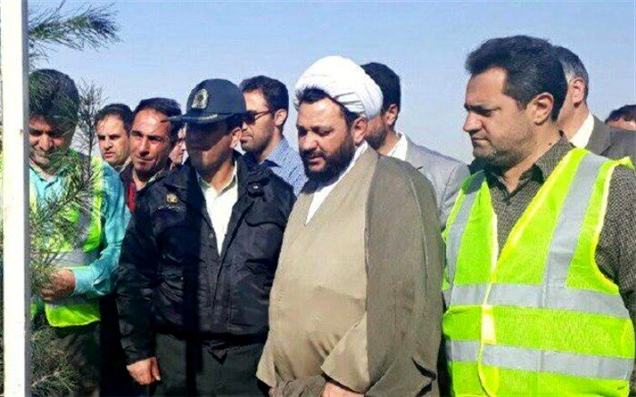 برگزاری آیین درختکاری باحضورمسئولین فشافویه