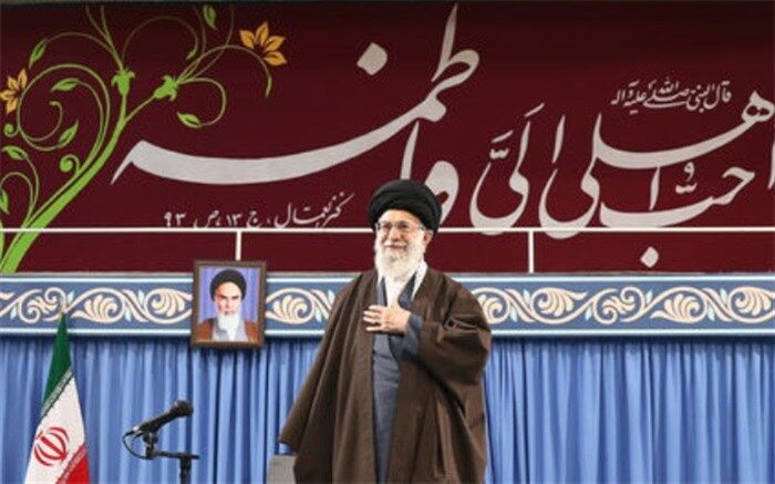 جمعی ازمداحان و ذاکران اهل بیت(ع) با رهبر معظم انقلاب دیدار کردند
