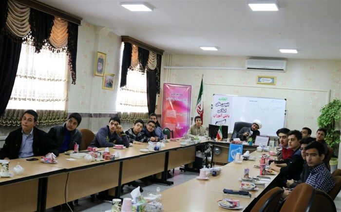 خیمه معرفت از جمله محوری ترین برنامه های اتحادیه انجمن های اسلامی است