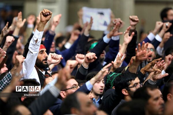 دیدار مداحان اهل‌بیت علیهم‌السلام با مقام معظم رهبری