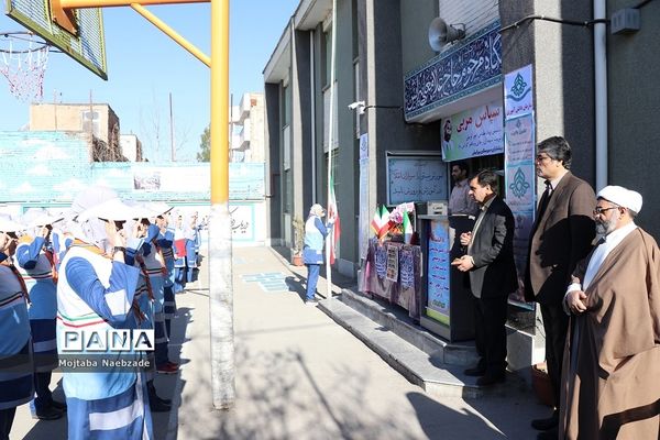 مراسم سپاس مربی در دبیرستان پیرایش نیشابور