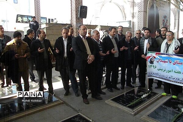 همایش پیاده روی میثاق با شهیدان به مناسبت هفته امور تربیتی در تبریز