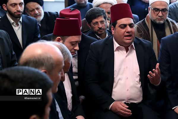 دیدار وزیر اوقاف و جمعی از علمای سوریه با مقام معظم رهبری