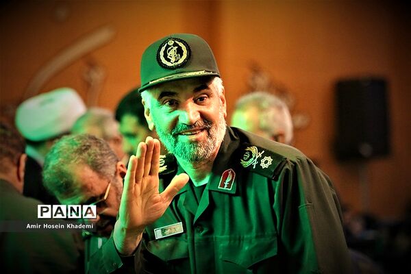تجلیل از مادران وهمسران شهدا