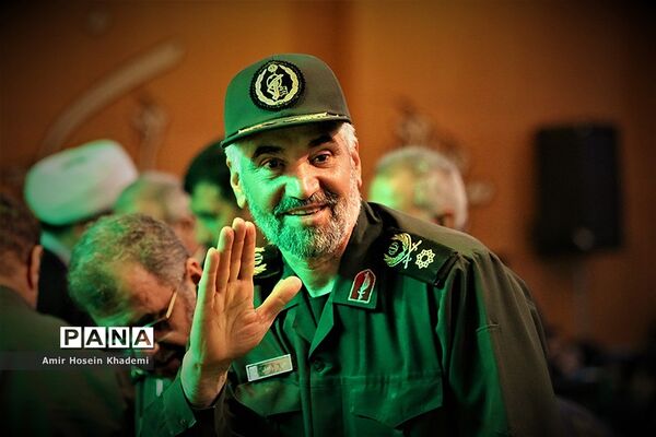 تجلیل از مادران وهمسران شهدا
