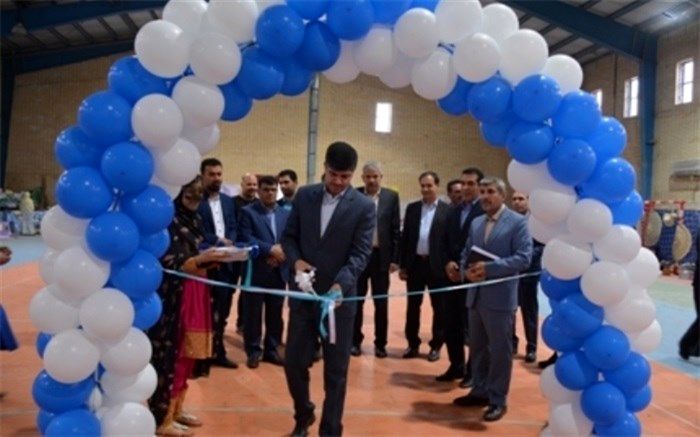 بازارچه کار وفناوری در دبیرستان متوسطه اول دخترانه شهیدصفا کنگان افتتاح شد