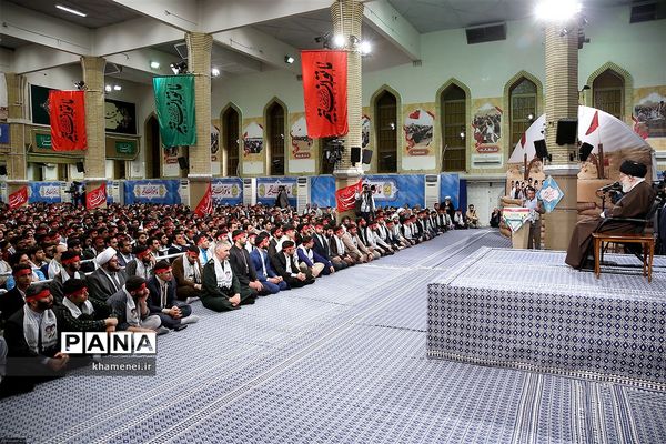 دیدار دانش آموزان و دانشجویان شرکت‌کننده در کاروانهای راهیان نور با مقام معظم رهبری