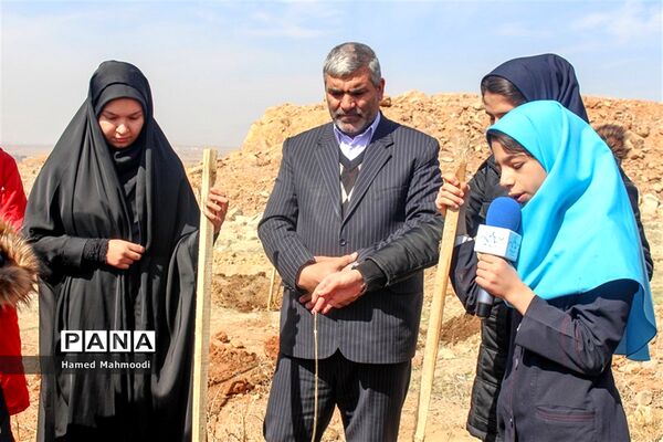 مراسم درختکاری شهرداران مدارس تبریز در تفرجگاه عون بن علی