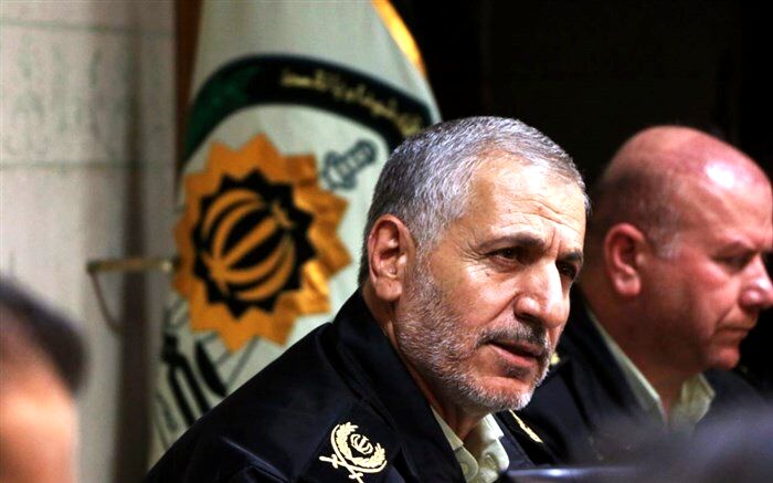 فرمانده انتظامی فارس: کشف یک میلیون و 73هزار عدد مواد محترقه در فارس