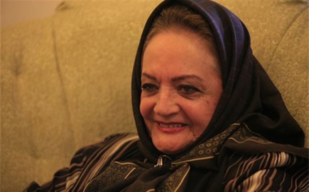 انتقاد فرزند شهلا ریاحی از یک بی‌اخلاقی