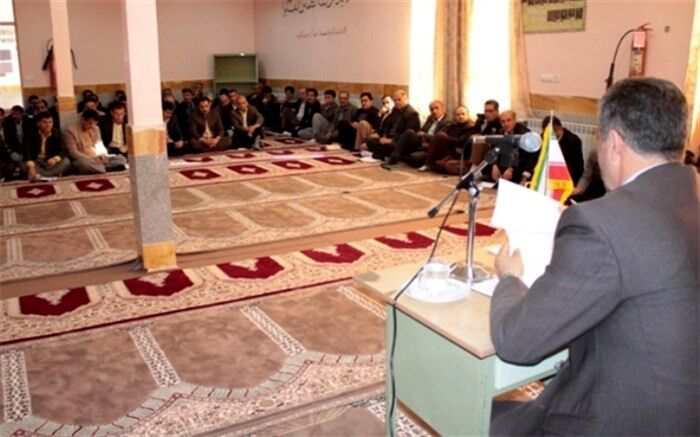 مدیر آموزش و پرورش  دهگلان: اعتماد عمومی به جامعه فرهنگیان جزء افتخارات ما معلمان است