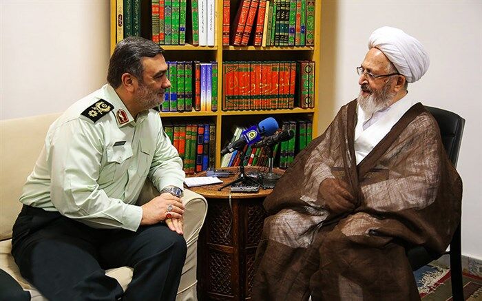 آیت الله سبحانی: حمایت از کالای ایرانی در گرو مبارزه جدی با قاچاق کالا است