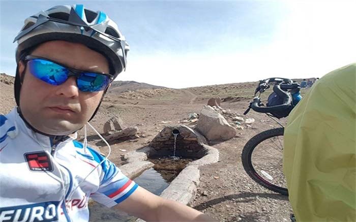 دوچرخه سوار نوش آبادی، سفر خود را با شعار «فرهنگی کهن، مهربان با طبیعت»  آغاز کرد