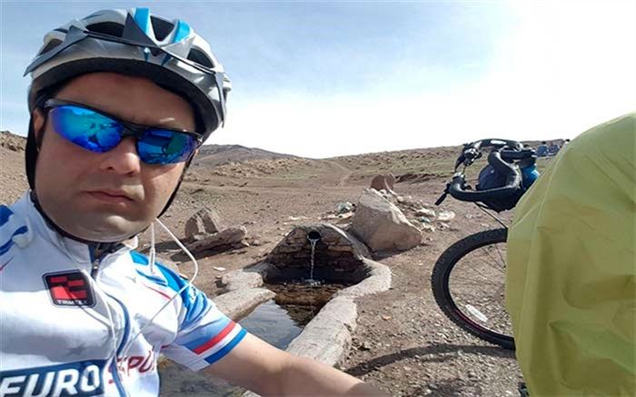 دوچرخه سوار نوش آبادی، سفر خود را با شعار «فرهنگی کهن، مهربان با طبیعت»  آغاز کرد