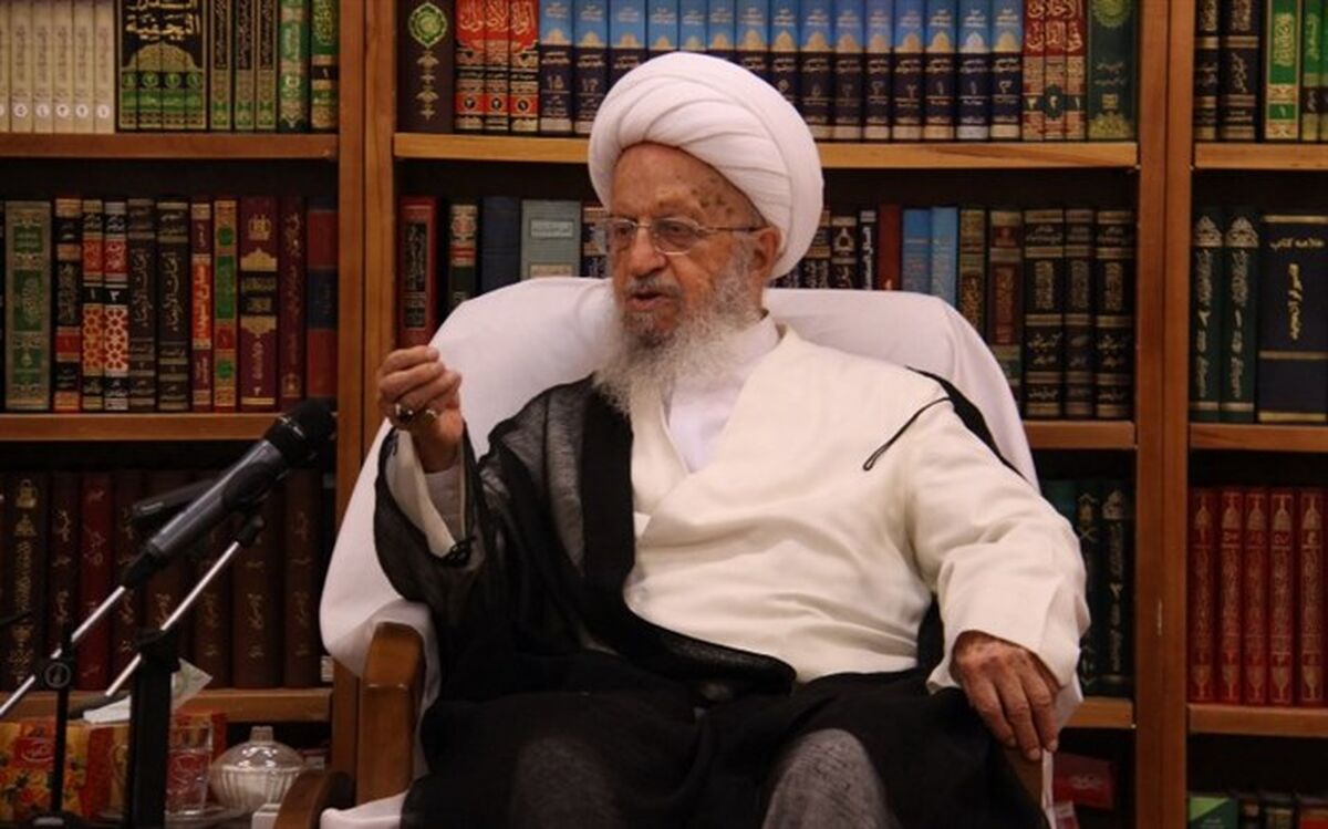 آیت الله مکارم: دولت و ملت باید حساب قم را از حساب شهرهای دیگر کشور جدا کنند