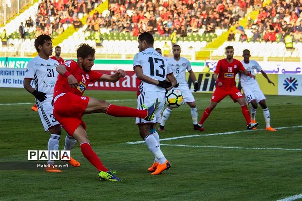 دیدار تیم‌های فوتبال تراکتورسازی ایران و الجزیره امارات