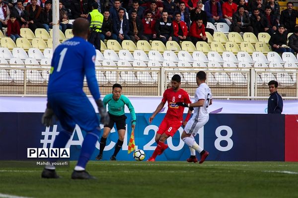 دیدار تیم‌های فوتبال تراکتورسازی ایران و الجزیره امارات