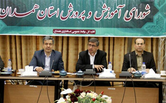 معاون سیاسی و امنیتی استاندار همدان: فرهنگیان نقش مهمی در غنی‌سازی برنامه‌های همدان 2018 دارند