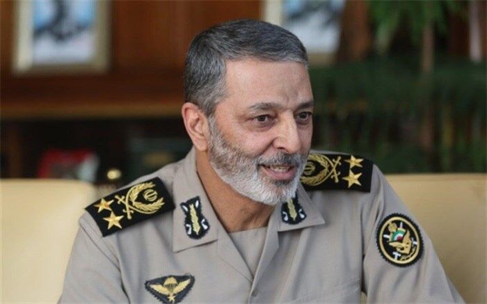 فرمانده کل ارتش: خدمت در ارتش جمهوری اسلامی ایران یک فرصت است