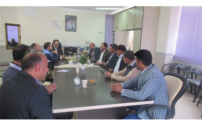 حضور مدیرکل میراث فرهنگی، صنایع دستی و گردشگری استان و فرماندار شهرستان بدره در ستاد اسکان مدیریت آموزش و پرورش بدره