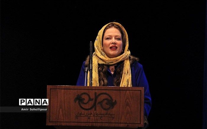 تصویر/ بهاره رهنما بر بالین مادرش