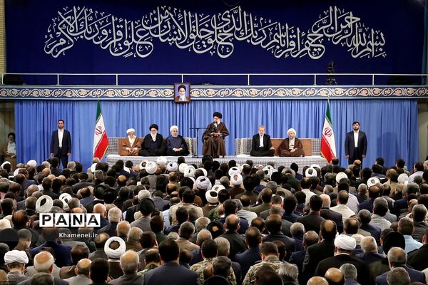 دیدار مسئولان نظام و سفرای کشورهای اسلامی با مقام معظم رهبری