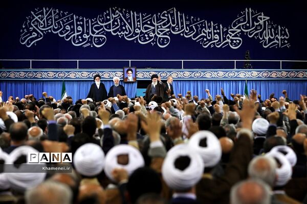 دیدار مسئولان نظام و سفرای کشورهای اسلامی با مقام معظم رهبری