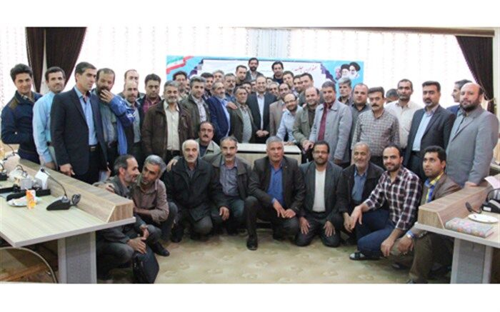 نشست صمیمی مدیرکل آموزش و پرورش استان همدان با همکاران حوزه خدمات
