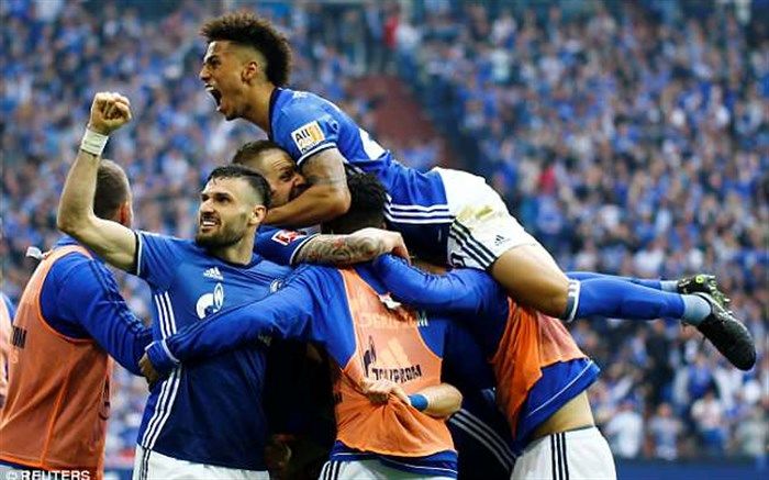 بوندس لیگا؛ نایب قهرمان در دسترس شالکه قرار گرفت