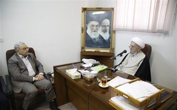 آیت الله امینی: نگاه مسئولان کشور به استان قم متناسب با جایگاه آن باشد