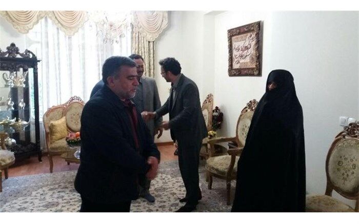 دیدار مدیرکل امور شاهد و ایثارگران وزارت آموزش و پرورش از خانواده شهید