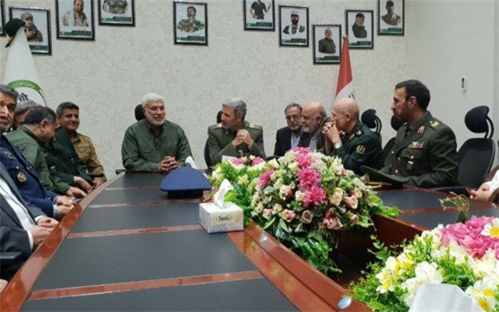 وزیر دفاع با فرمانده حشد الشعبی دیدار و گفت‌وگو کرد