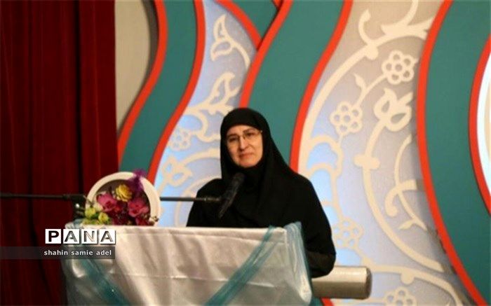 معاون آموزش ابتدایی وزارت آموزش و پرورش: کتاب درسی زندگی ما قرآن است