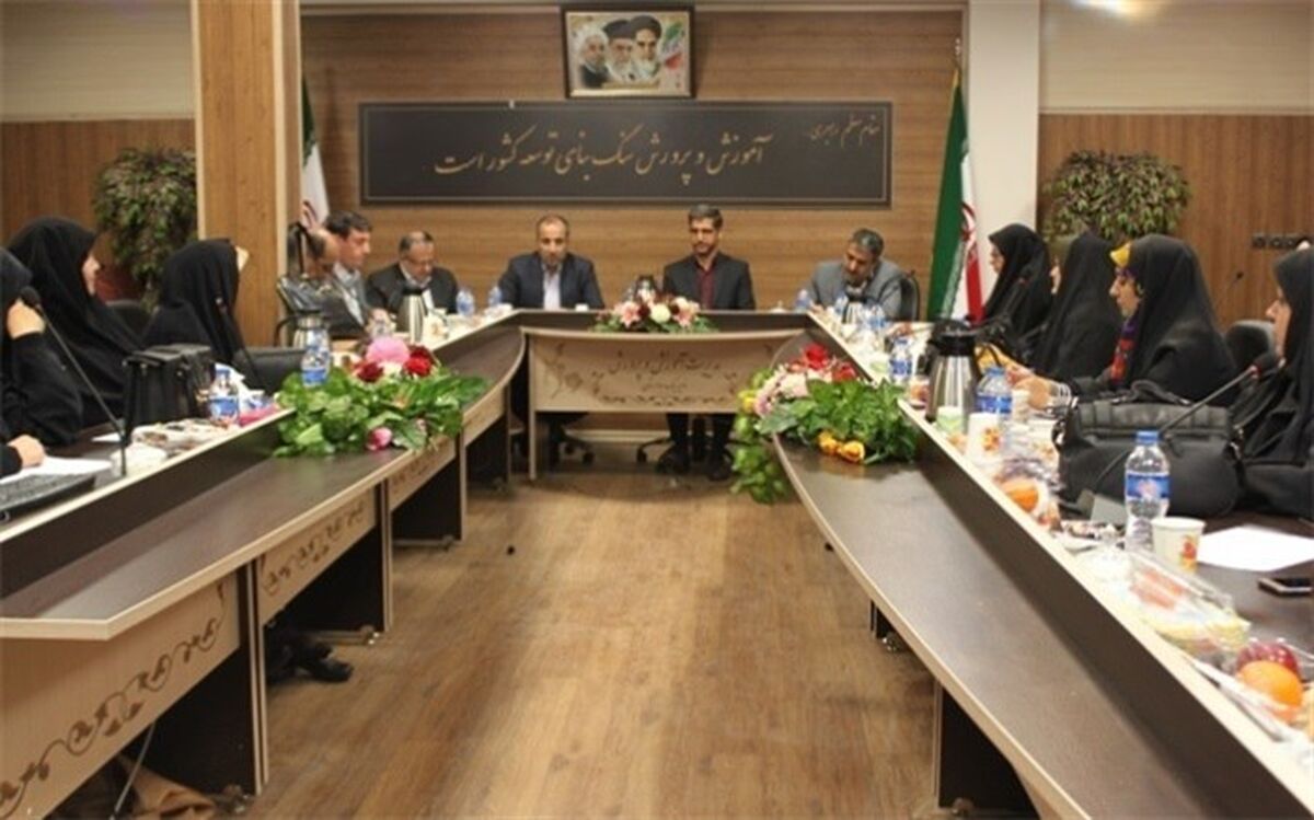 برگزاری نشست کارگاهی تصحیح اوراق امتحانی سواد آموزی