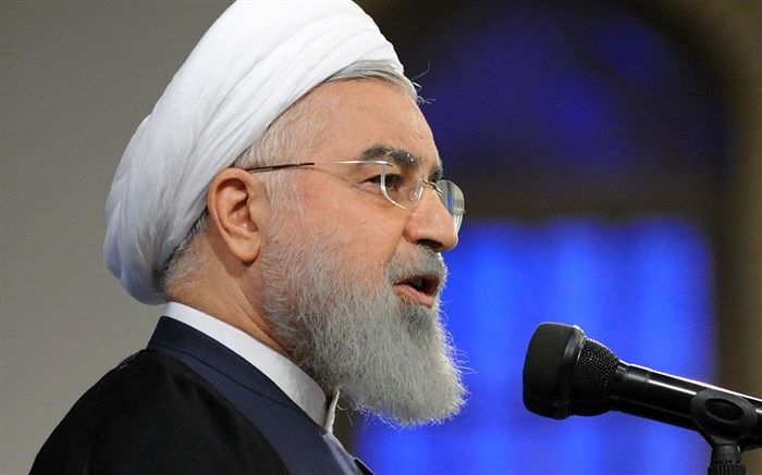 انتقاد روحانی  از روزه سکوت مدیران دولتی : هر کس نمی‌تواند یا هراس دارد باید صندلی خود را را رها کند