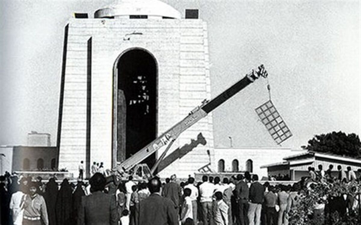 خلخالی درباره جسد رضا خان چه گفت؟