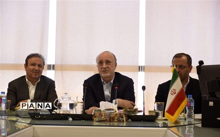 استاندار البرز: میز ملی شکلات در استان البرز دایر شود