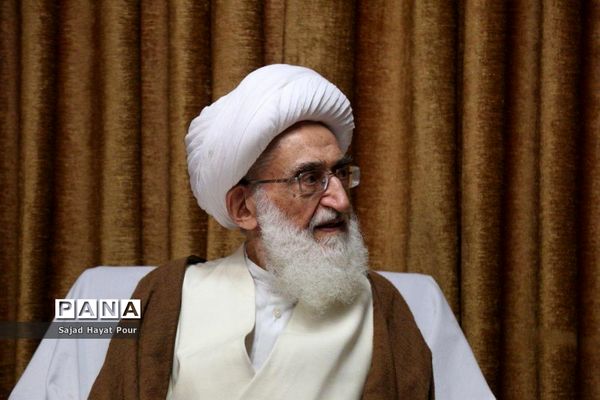 سفر علی ربیعی وزیر کار و امور اجتماعی به قم و دیدار با مراجع عظام تقلید