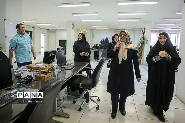 حضور ناهید خداکرمی  عضو شورای شهر تهران در خبرگزاری پانا