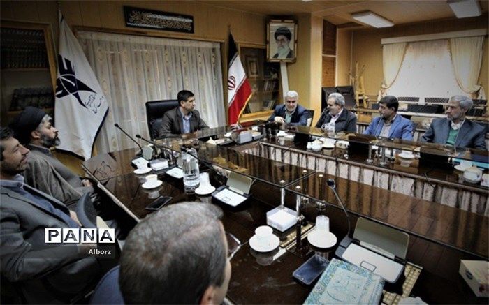 فضای علمی کشور باید به نور معنوی اهل بیت عصمت و طهارت منور شود